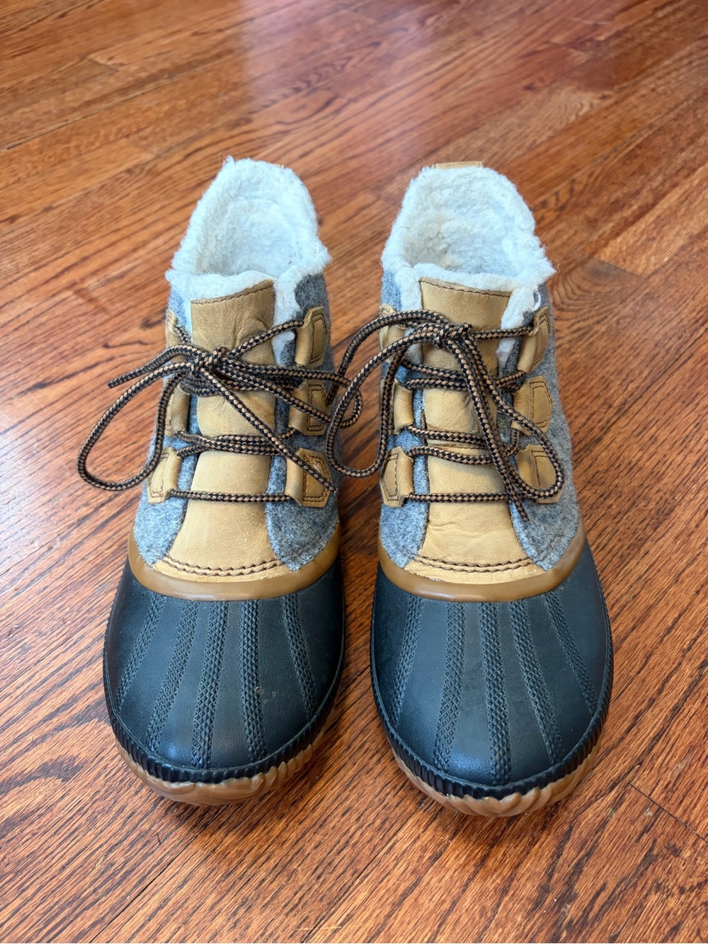 Sorel Out 'N About Plus Cozy Boot Women’s Size 9